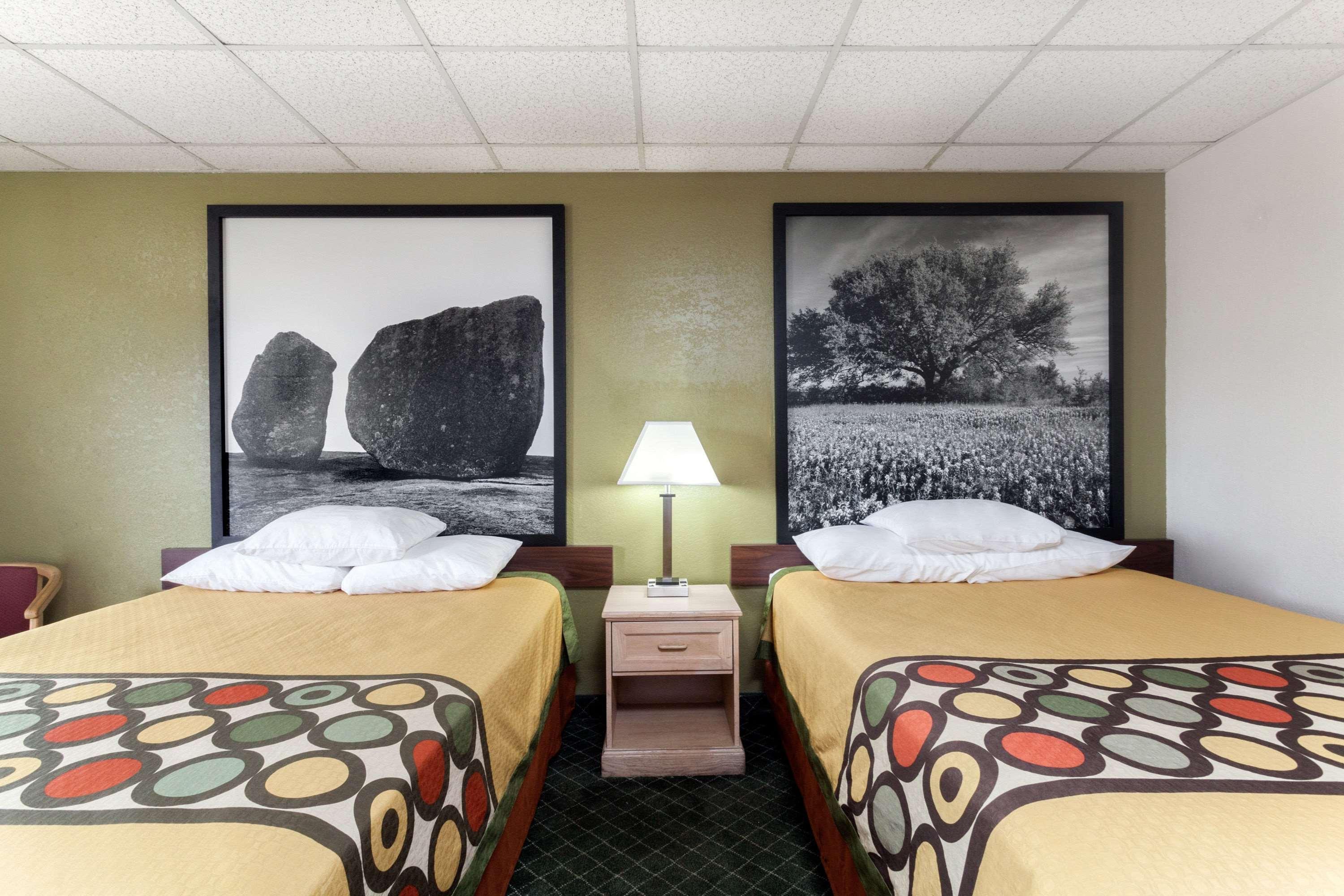 Super 8 By Wyndham Fredericksburg Hotel Luaran gambar