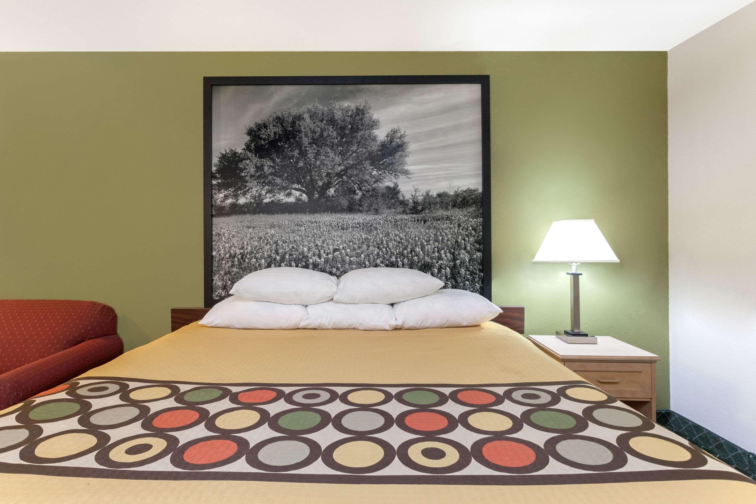 Super 8 By Wyndham Fredericksburg Hotel Luaran gambar