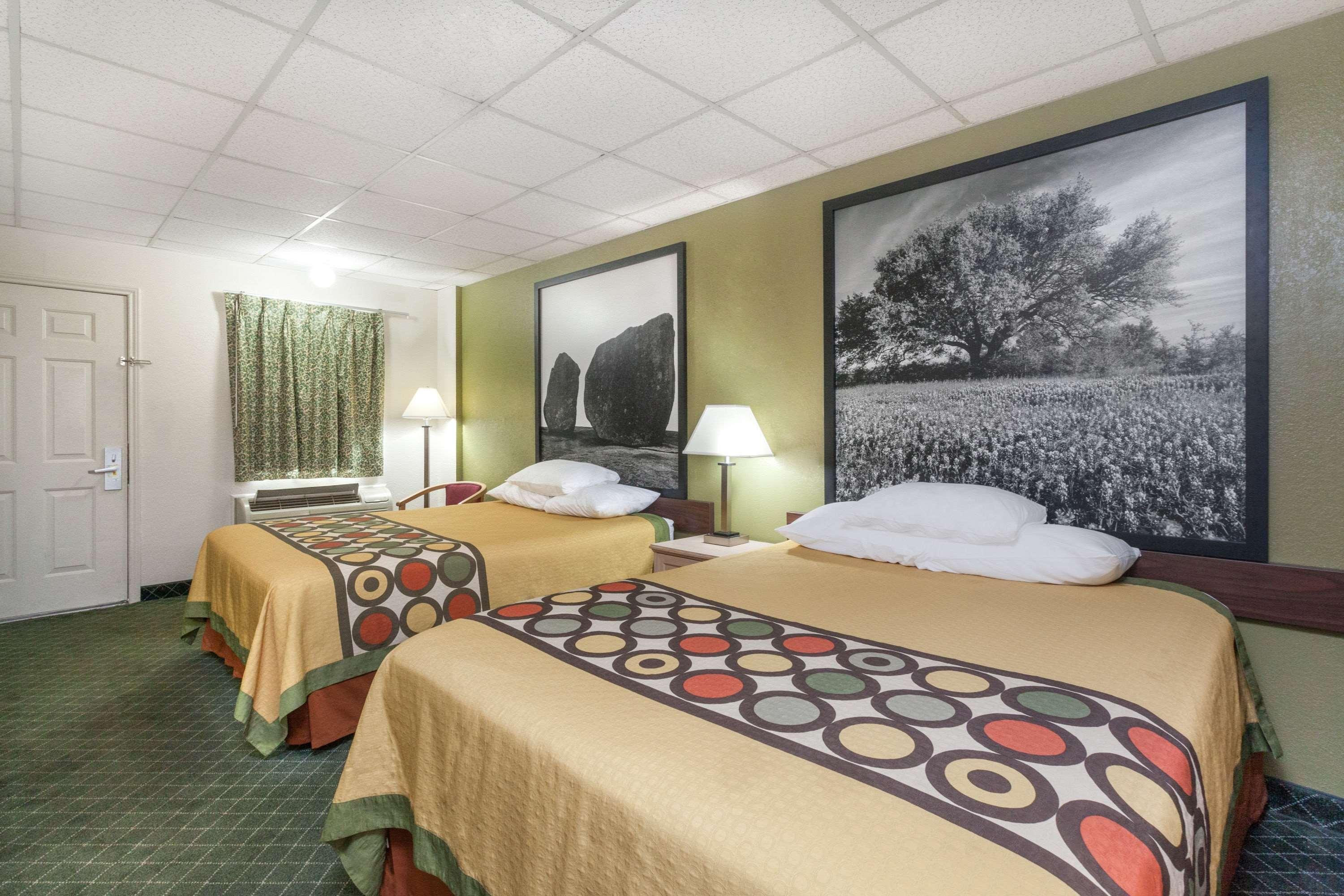Super 8 By Wyndham Fredericksburg Hotel Luaran gambar