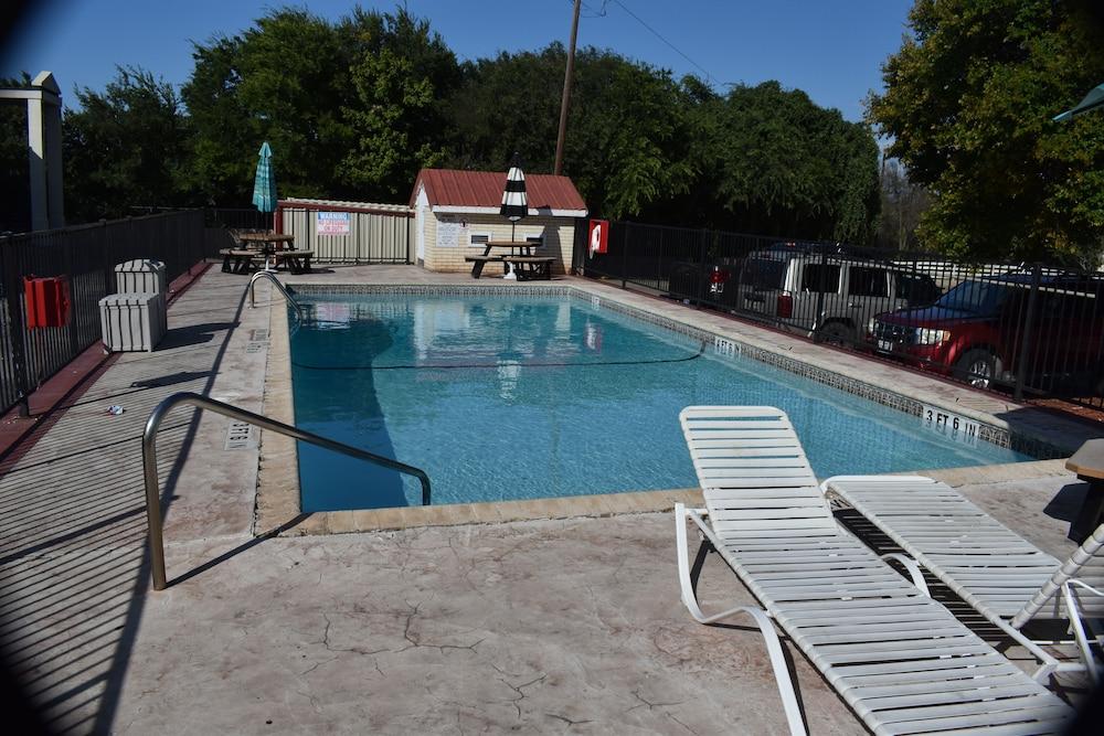 Super 8 By Wyndham Fredericksburg Hotel Luaran gambar