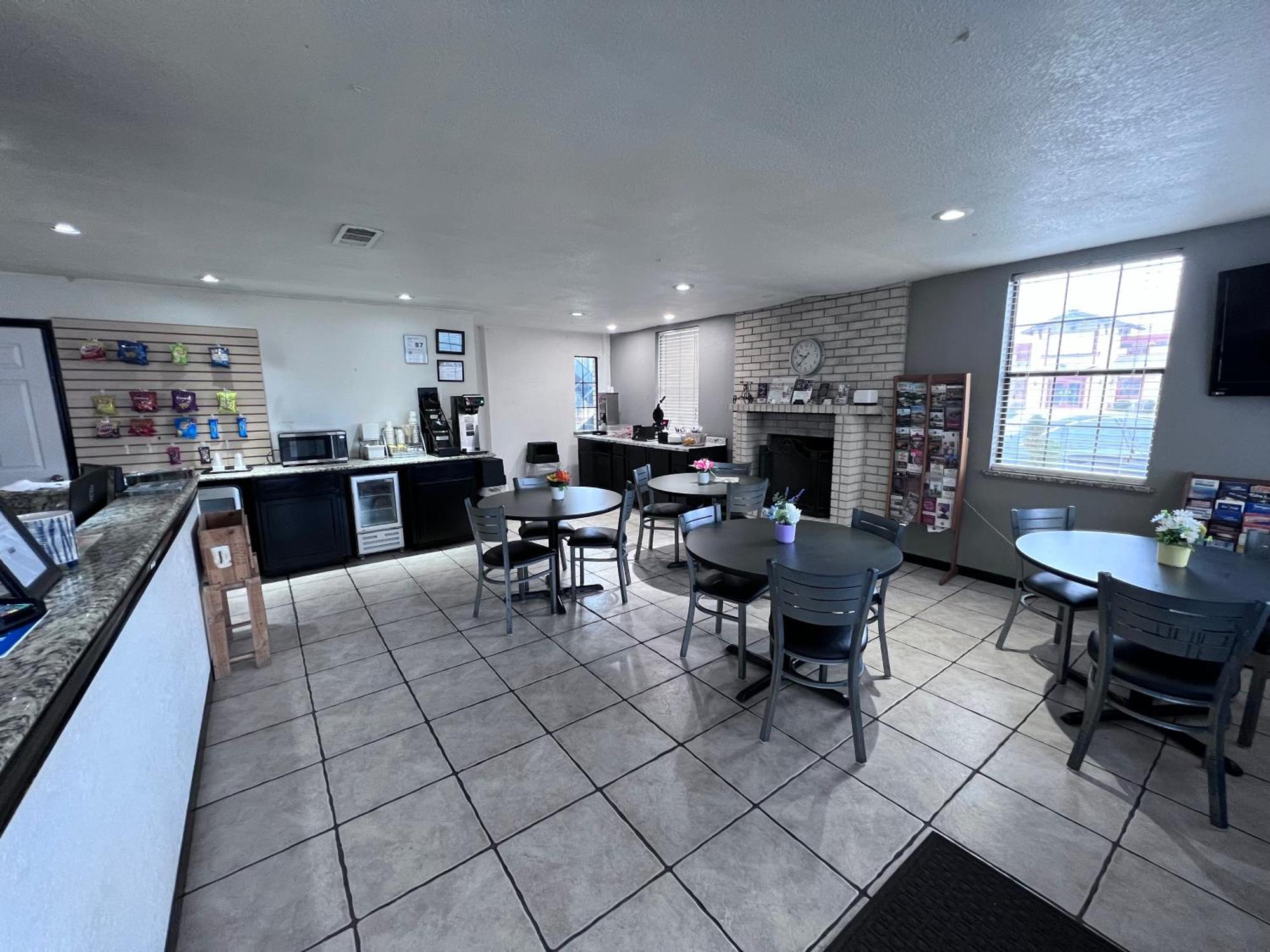 Super 8 By Wyndham Fredericksburg Hotel Luaran gambar